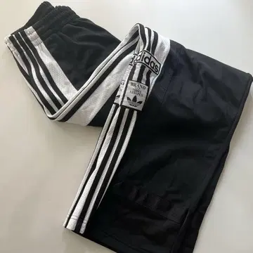 [ 미사용 새상품 ] adidas 아디블레이크 팬츠
