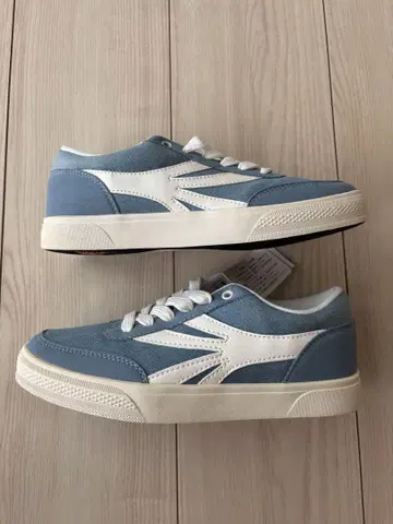 CEDAR CREST 스카이블루 스니커즈