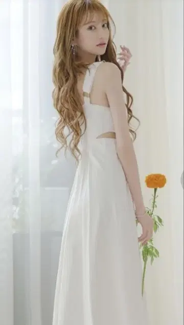 에밀리아 EMIRIAWIZ 사이드 오픈 데님 원피스