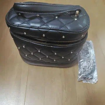 Avail 비쥬 퀼팅 숄더백
