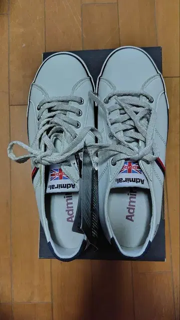 새상품 Admiral 스니커즈