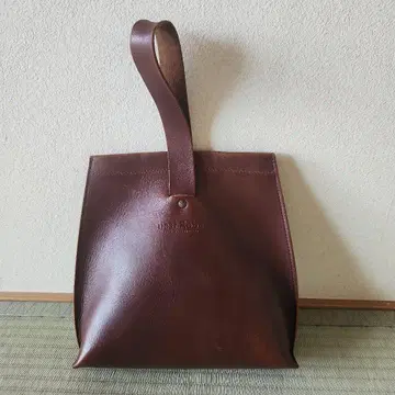 네스트로브 가죽 원 핸들 백 천연 가죽