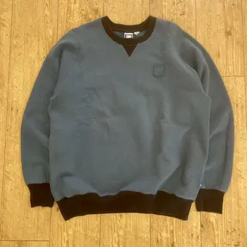 [ 새상품급 ] UNDEFEATED 앞V 트레이닝복 XL