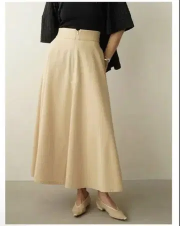 CLANE W FACE FRONT ZIP FLARE SKIRT
