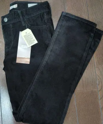 새상품 Levi's 312 쉐이핑 슬림 스트레치 팬츠 블랙