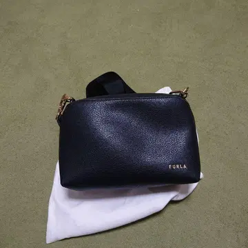 FURLA 블랙 가죽 숄더백