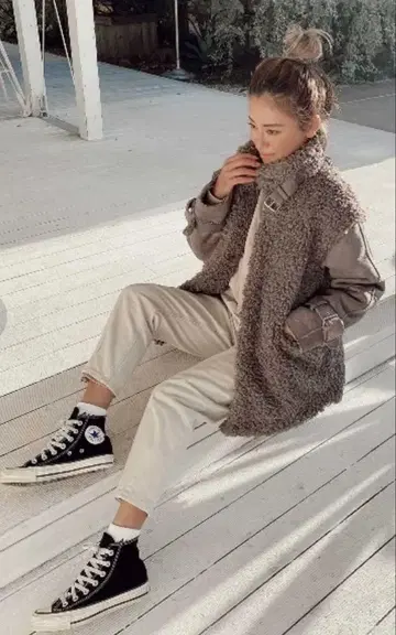 ALEXIA STAM 라운드 헴 보아 코트 그레이