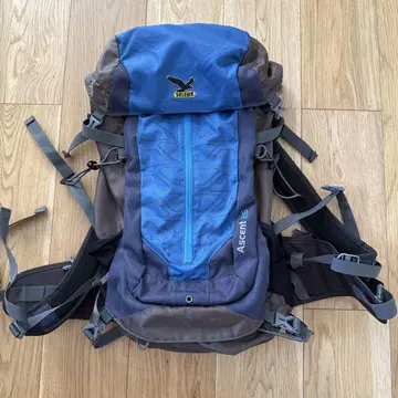 등산용 자크 살레와 ASCENT 26L