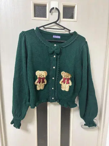 곰 자수 그린 가디건