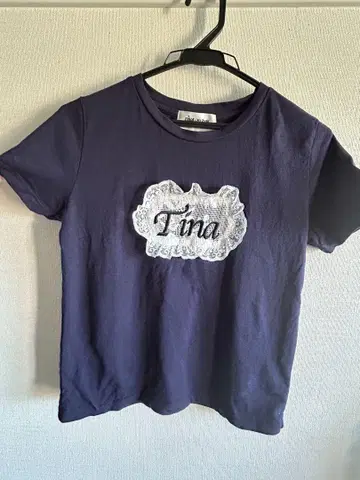tinajojun TINA: JOJUN Tina 자수 컴팩트 T셔츠