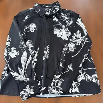 ZARA 올 패턴 플라워 꽃무늬 보타이 블라우스