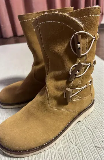 빌켄스톡 베이지 스웨이드 어그 부츠