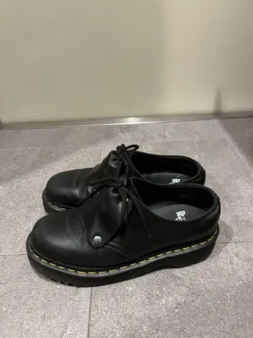 닥터마틴 Dr. Martens 3홀