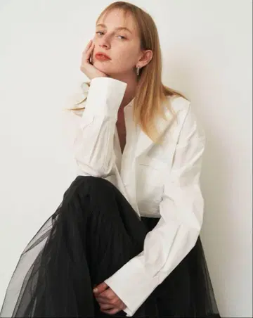 ELENDEEK 엘렌딕 CROPPED SHIRT BL