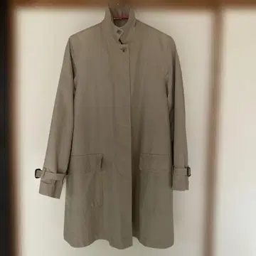 베이지 트렌치코트 스탠드 카라