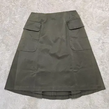 투모로우랜드 컬렉션 카키 A라인 스커트 무릎 기장