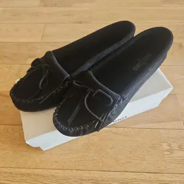 MINNETONKA 모카신