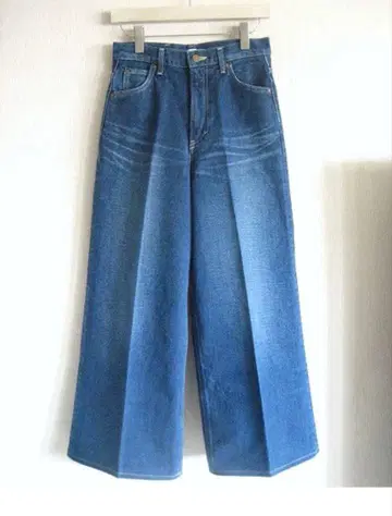 KANAKO SAKAI x Lee Exclusivefor Edition