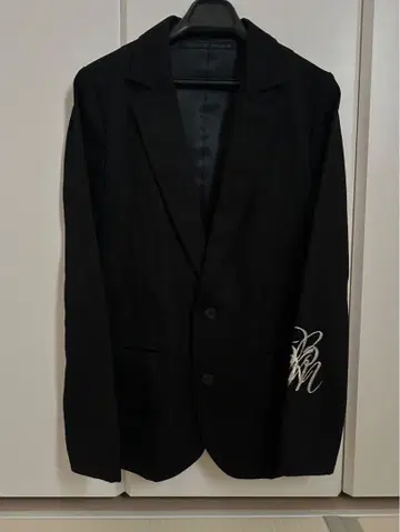 MILKBOY 밀크보이 블랙 테일러드 자켓 실버 자수