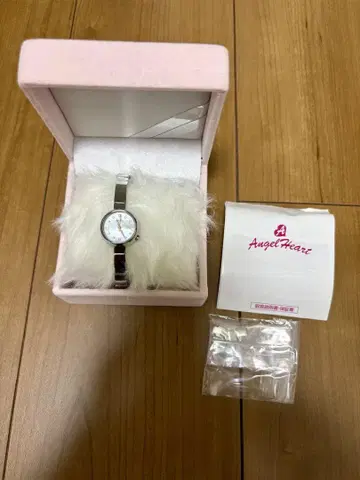 엔젤 하트 손목시계 솔라 시계 작동 확인 완료 상태 양호