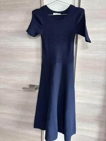 Sandro 네이비 핏앤플레어 원피스 36사이즈