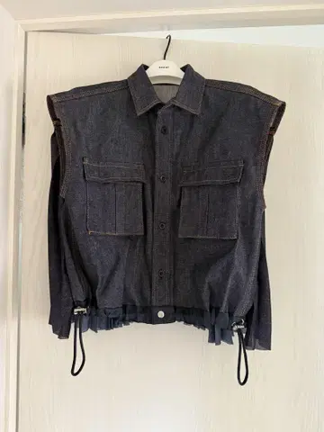 sacai 콤비네이션 데님 베스트와 스커트