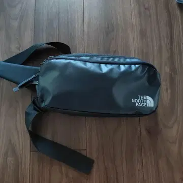 THE NORTH FACE 블랙 숄더백