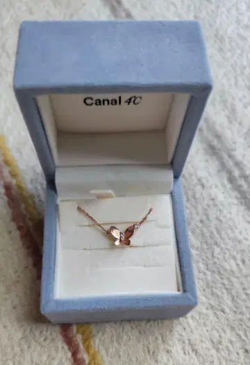 Canal 4C 나비 모티브 목걸이