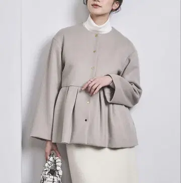 UNITED ARROWS 페플럼 숏 코트