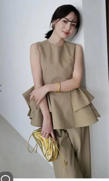 한정판 가격 인하 완판 아뉴앙스 오브제 플레어 상의