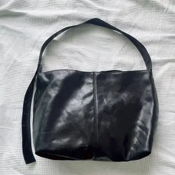 새상품급 ZARA 블랙 가죽 토트백