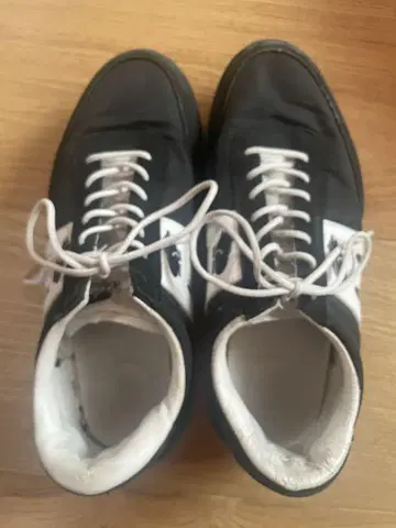 가격 인하 카루후 스니커즈 블랙/화이트 KARHU