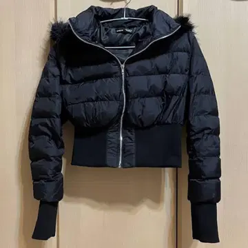 후드 부착 크롭 다운 자켓
