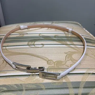 화이트 가죽 벨트