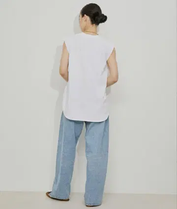 ADAM ET ROPE' FEMME 라운드 헴 슬리브리스 TEE