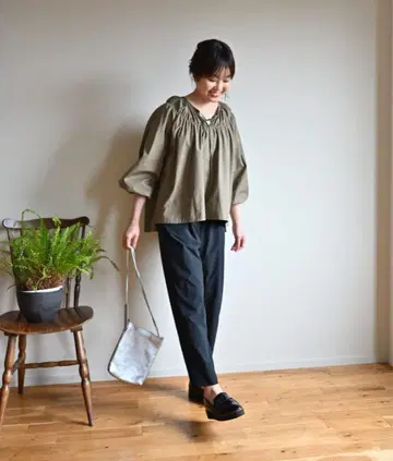 OUR HOME 깔끔한 실루엣의 테이퍼드 팬츠 미사용 새상품