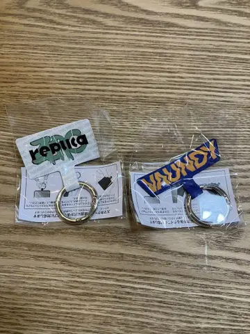 VAUNDY replica 투어 키링 2개 세트