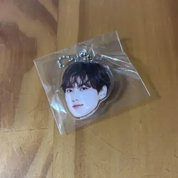 INI XQUARE 오자키 타쿠미 얼굴 아크릴 키링