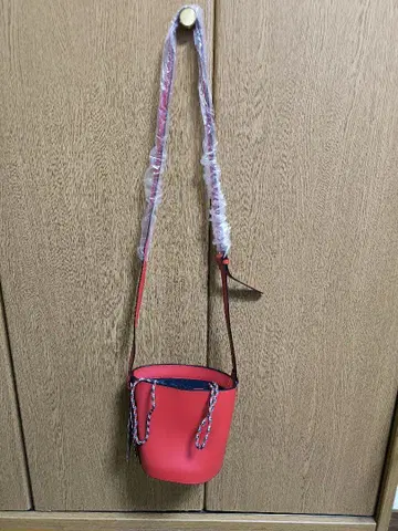 ZARA 레드 숄더백 M 사이즈