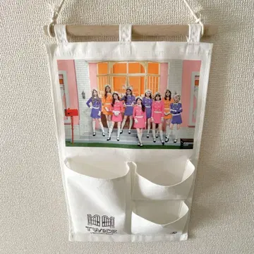 TWICE wonderland 월 포켓