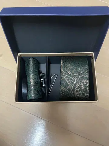 TOOTAL 페이즐리 무늬 넥타이 세트 그린