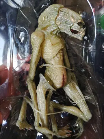 거의 새상품 NECA 네카 뉴본 에이리언