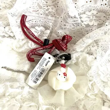 레어 키티 넥스트랩 화이트 로고 빨간색 산리오 하트 비즈 포함