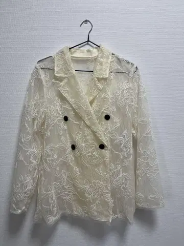 HARE 아이보리 자수 더블 브레스트 자켓