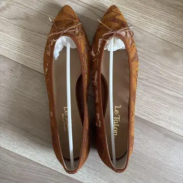 [ 미사용 새상품 ] Le Talon 플랫슈즈