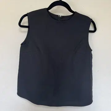 BLEU 블랙 탱크탑 36