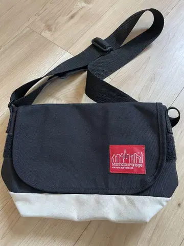 Manhattan Portage 숄더백 블랙/베이지