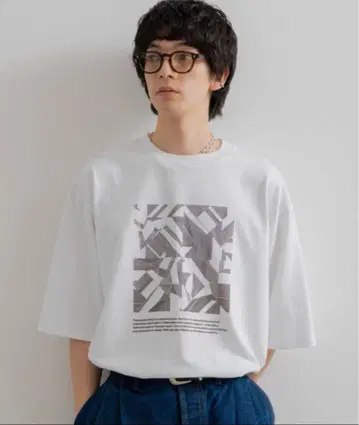 SINSS 그래픽 티셔츠