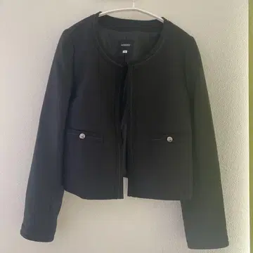노카라 블랙 자켓 x 스커트