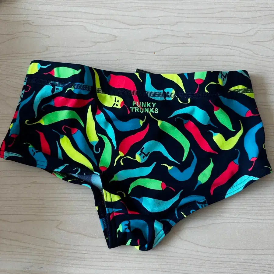 Funkita Short Square #펑키타,#펑키트렁크,#숏사각,#남자수영복,#아레나 on Bunjang Global Site.